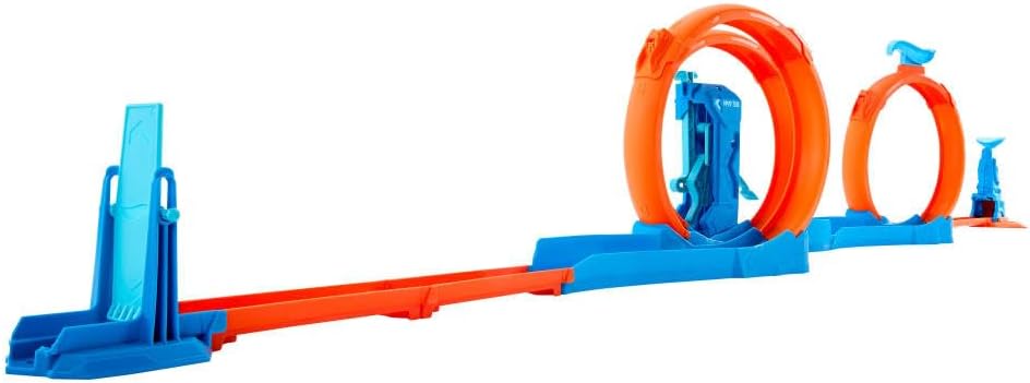 Hot Wheels toy car track set with triple loops and a 1:64 scale vehicle for racing fun and stunt tricks.